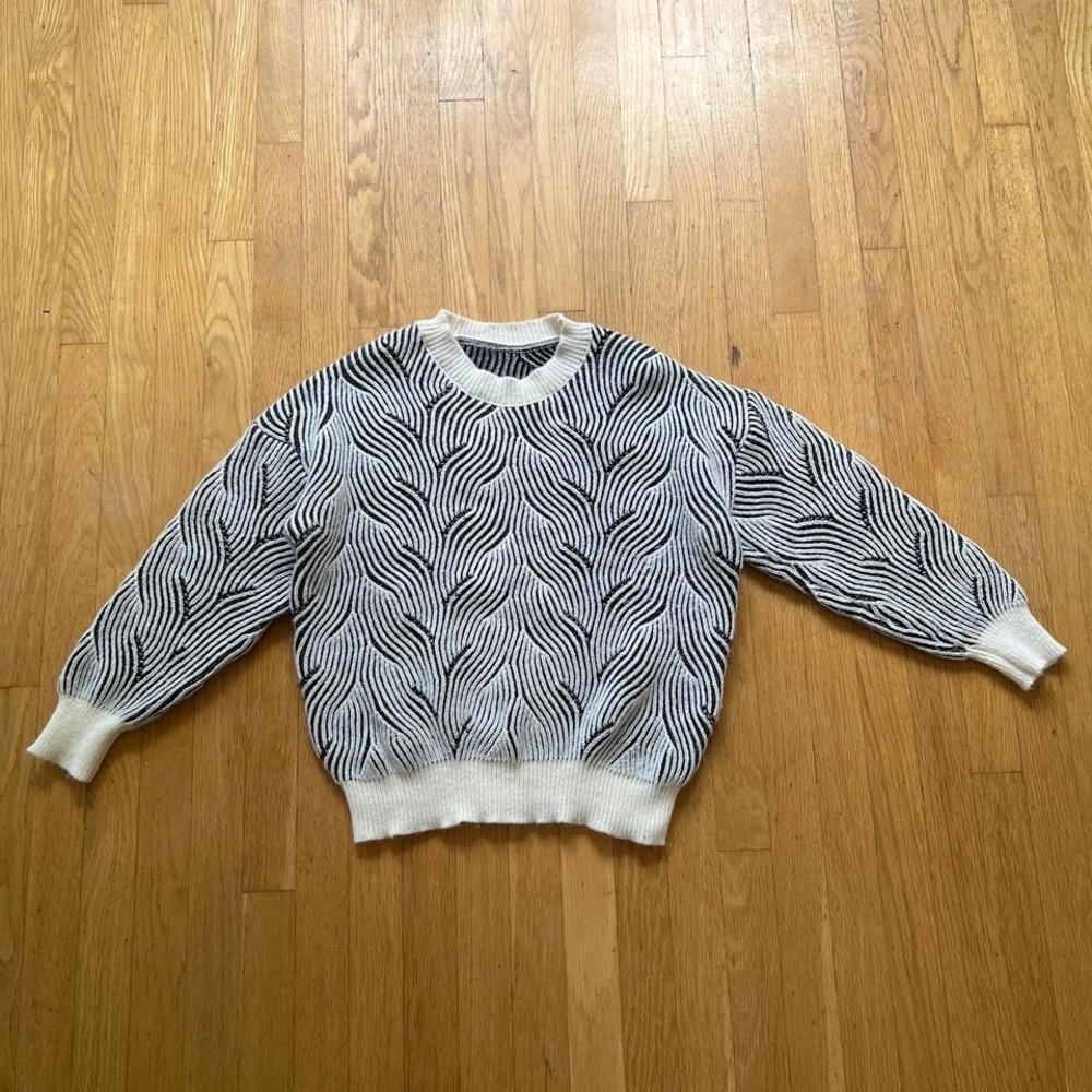 White & Black Sweater • Womens Medium • Striped Knitwear • Cozy Pullover